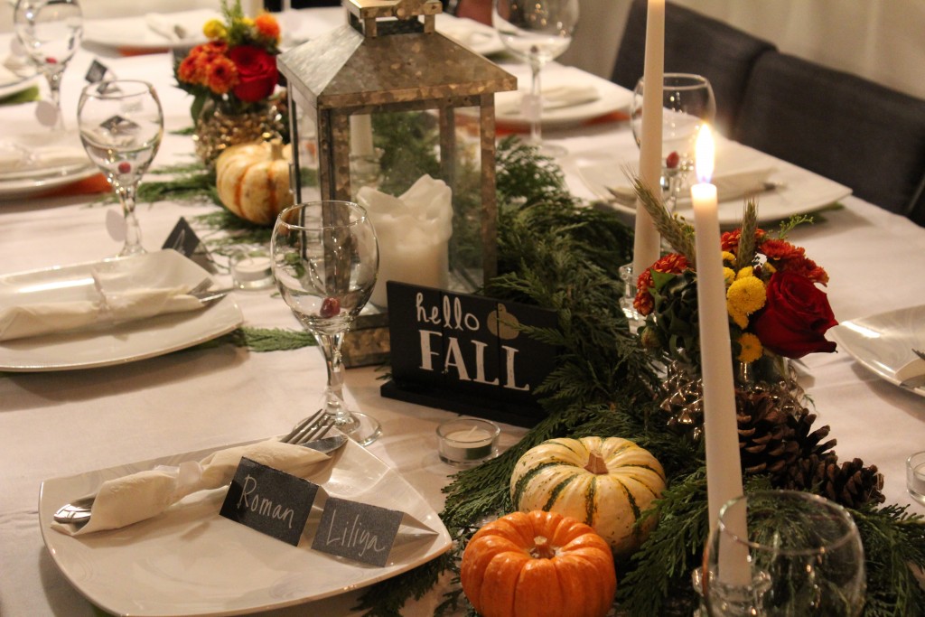 Friendsgiving table settings