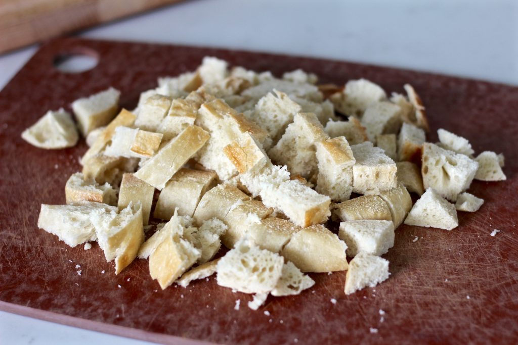 Easy homemade garlic croutons