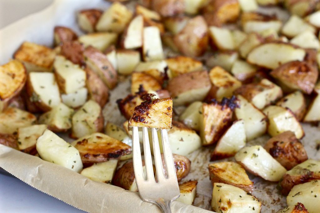 crispy garlic herb roasted potatoes