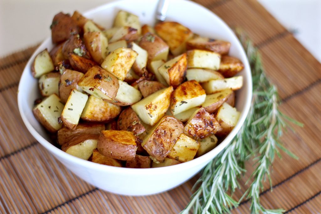 crispy garlic herb roasted potatoes