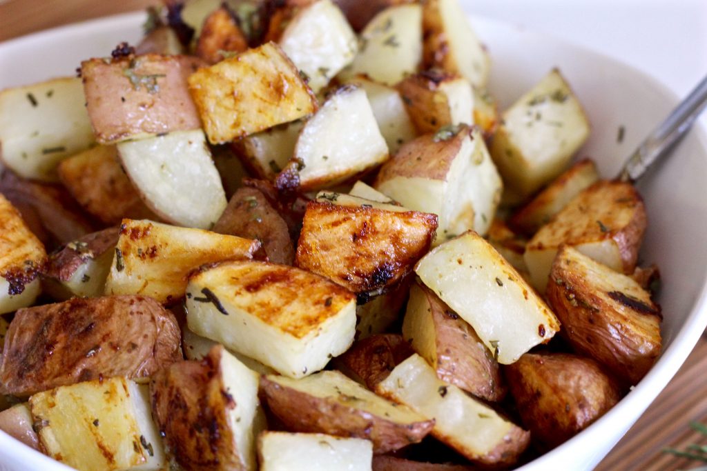 crispy garlic herb roasted potatoes